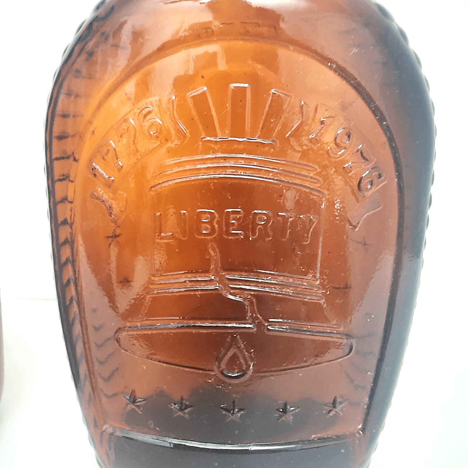 Set of 4 1776 Bicentennial Log Cabin Maple Syrup Amber Glass Bottles Vintage - Thumbnail 11