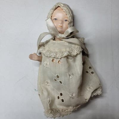 Vintage Victoria Impex 5 1/4” Porcelain Newborn Doll Beautiful Great Condition - Thumbnail 2