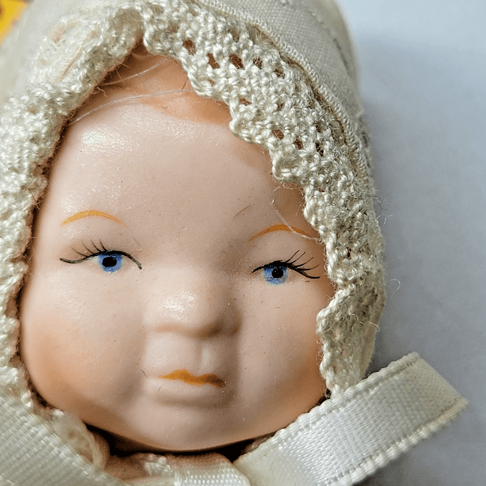 Vintage Victoria Impex 5 1/4” Porcelain Newborn Doll Beautiful Great Condition - Thumbnail 12