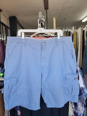 Wrangler Men's 42 Light Blue Classic Summer Cargo Shorts Size 42x10