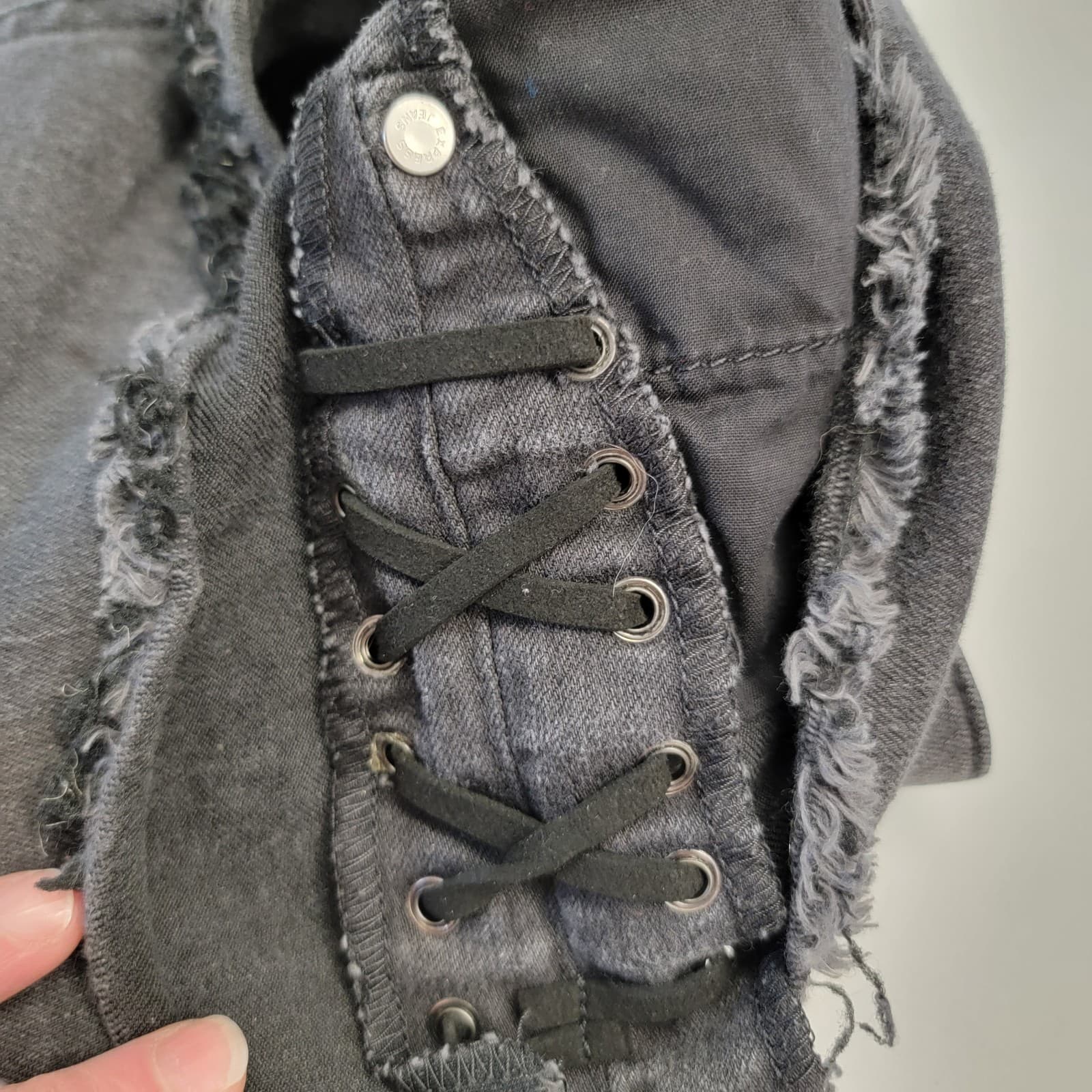Express Jeans Black Distressed Denim Shorts Lace-Up Sides Womens Size 6 HOTpant - Thumbnail 3