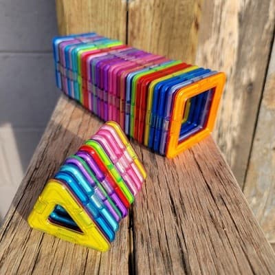 Magformers Magnetic Building Tiles Lot of 42 Pieces Squares And Triangles