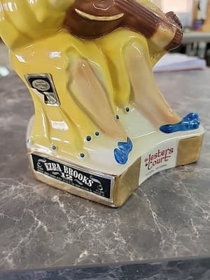 Vintage 1971 Jesters Court Ezra Brooks 24K Gold Accnt Whiskey Decanter Tucson AZ - Thumbnail 4