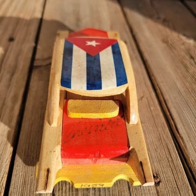 HAND CARVED Cuban Collectible Wooden 1957 CHEVROLET CAR 7" - Thumbnail 8