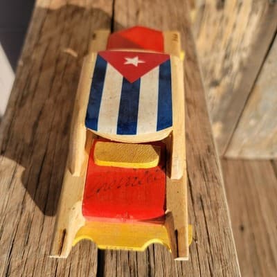 HAND CARVED Cuban Collectible Wooden 1957 CHEVROLET CAR 7" - Thumbnail 4