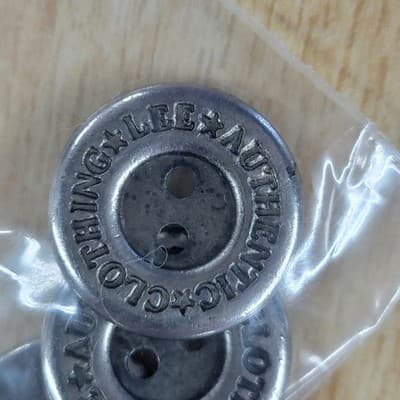 Lot of 5 Five Vintage Metal LEE Metal Buttons 3/4" 2 Hole - Thumbnail 3