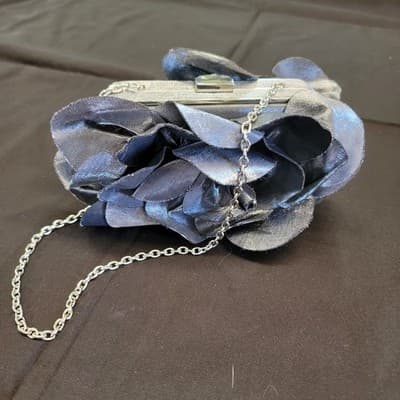 SONDRA ROBERTS Silver Box Clutch Purse Flower Grey Chain Evening Bag NYE