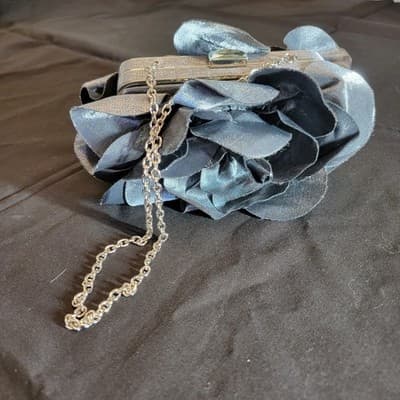 SONDRA ROBERTS Silver Box Clutch Purse Flower Grey Chain Evening Bag NYE - Thumbnail 2