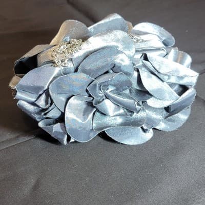 SONDRA ROBERTS Silver Box Clutch Purse Flower Grey Chain Evening Bag NYE - Thumbnail 7