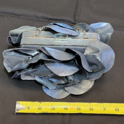 SONDRA ROBERTS Silver Box Clutch Purse Flower Grey Chain Evening Bag NYE - Thumbnail 9