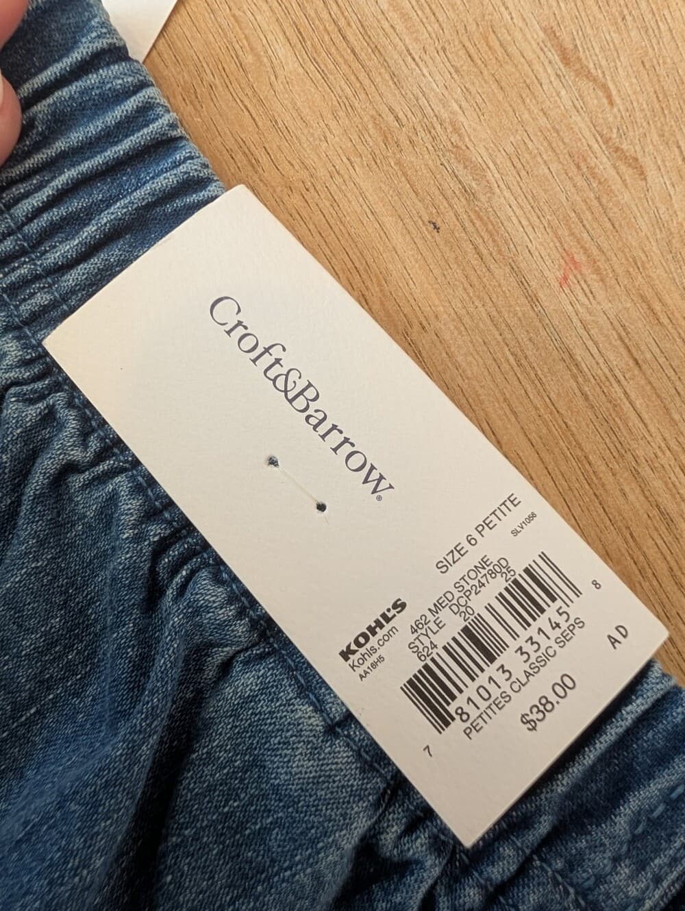 croft & barrow Light Blue Denim Capri Jeans Stretchy Waist Button Accent - Thumbnail 5