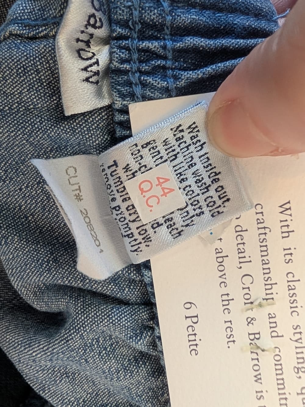 croft & barrow Light Blue Denim Capri Jeans Stretchy Waist Button Accent - Thumbnail 7