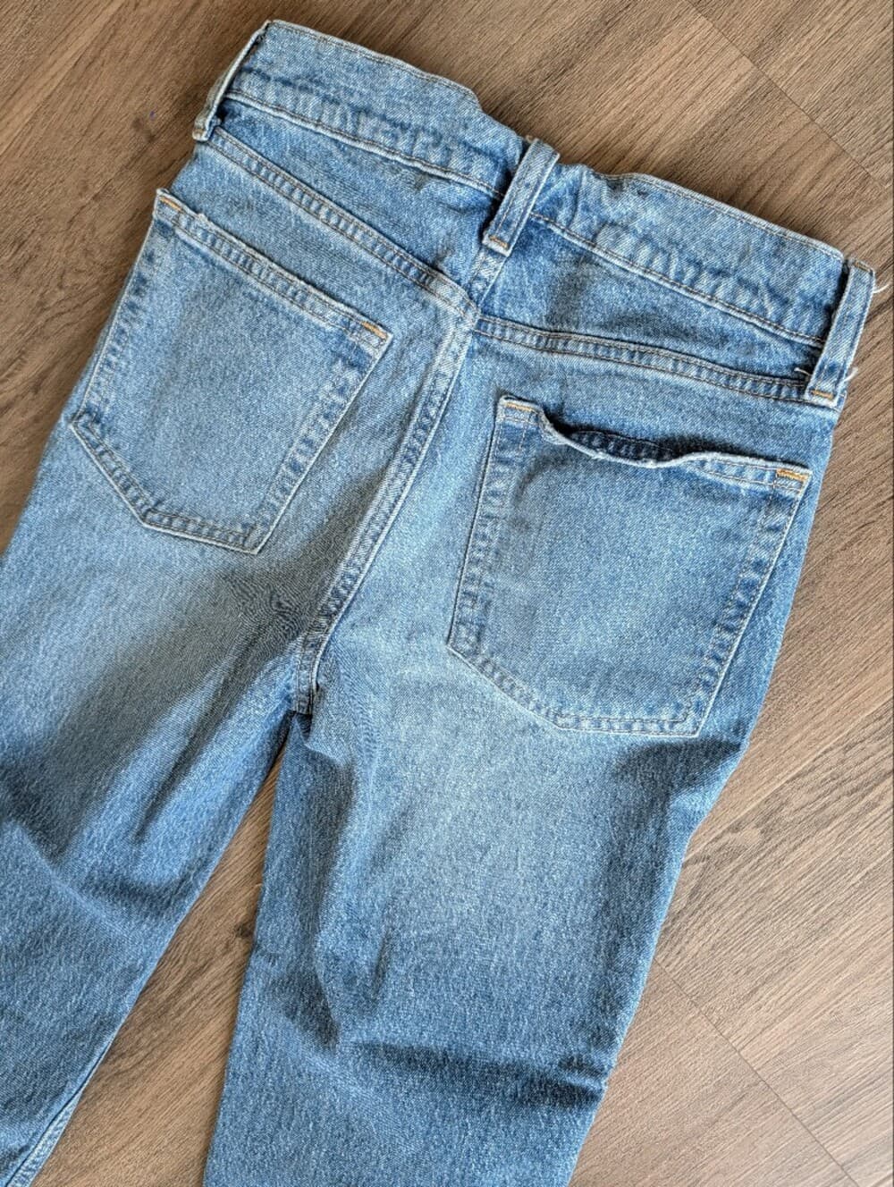 GAP Women's Medium Wash Faded Cheeky High Rise Straight-Leg Blue Jeans - Thumbnail 6