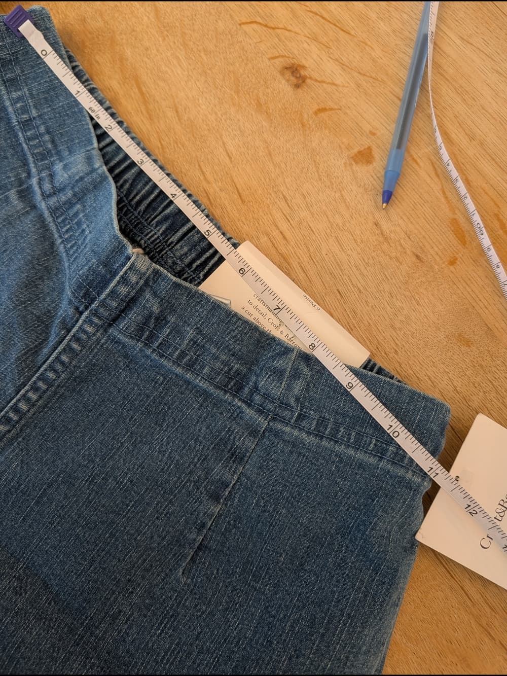 croft & barrow Light Blue Denim Capri Jeans Stretchy Waist Button Accent - Thumbnail 9
