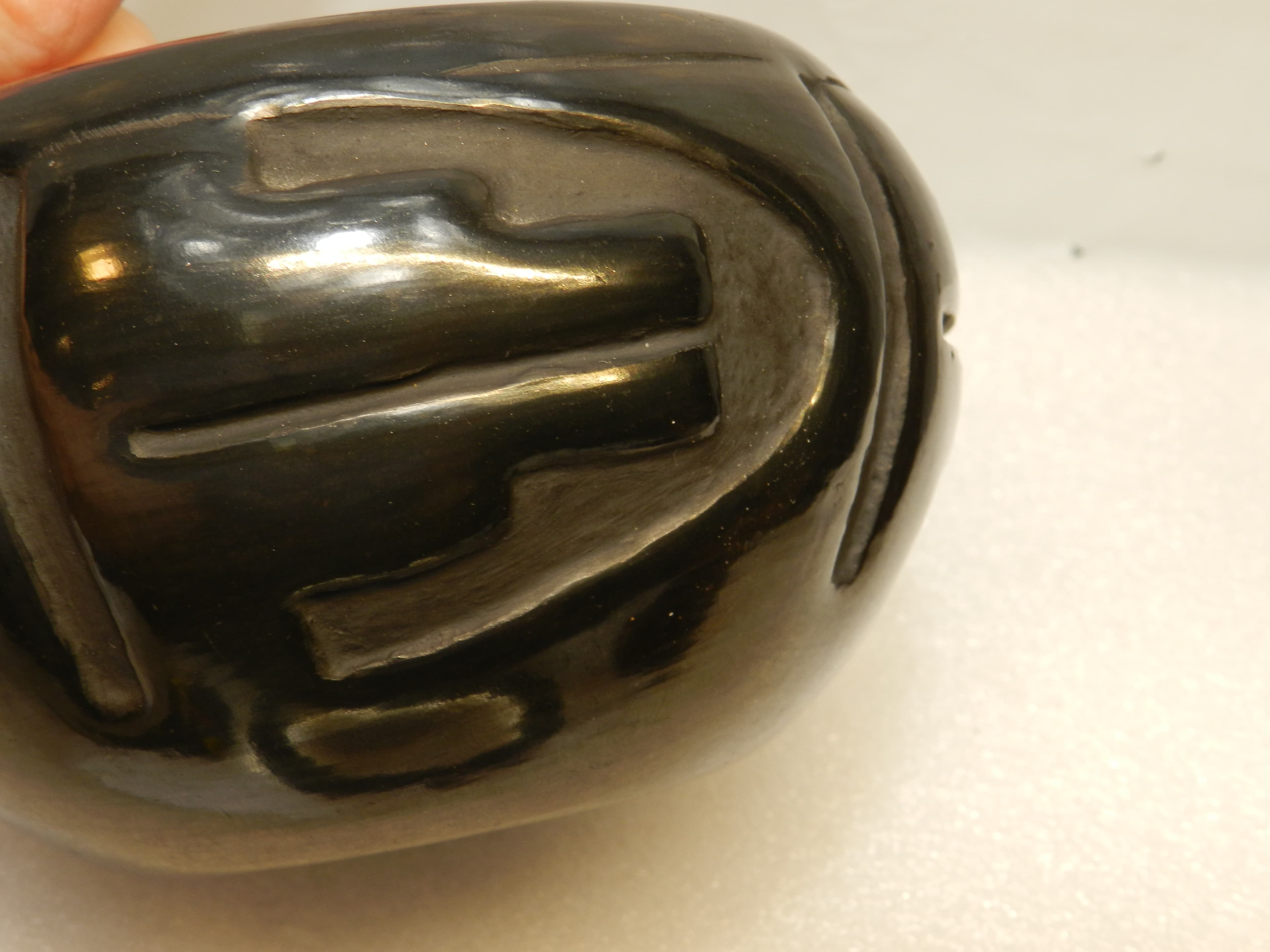 Santa Clara Pueblo Pottery Black sculptural Carving Vase Rose Montoya O25S - Thumbnail 4