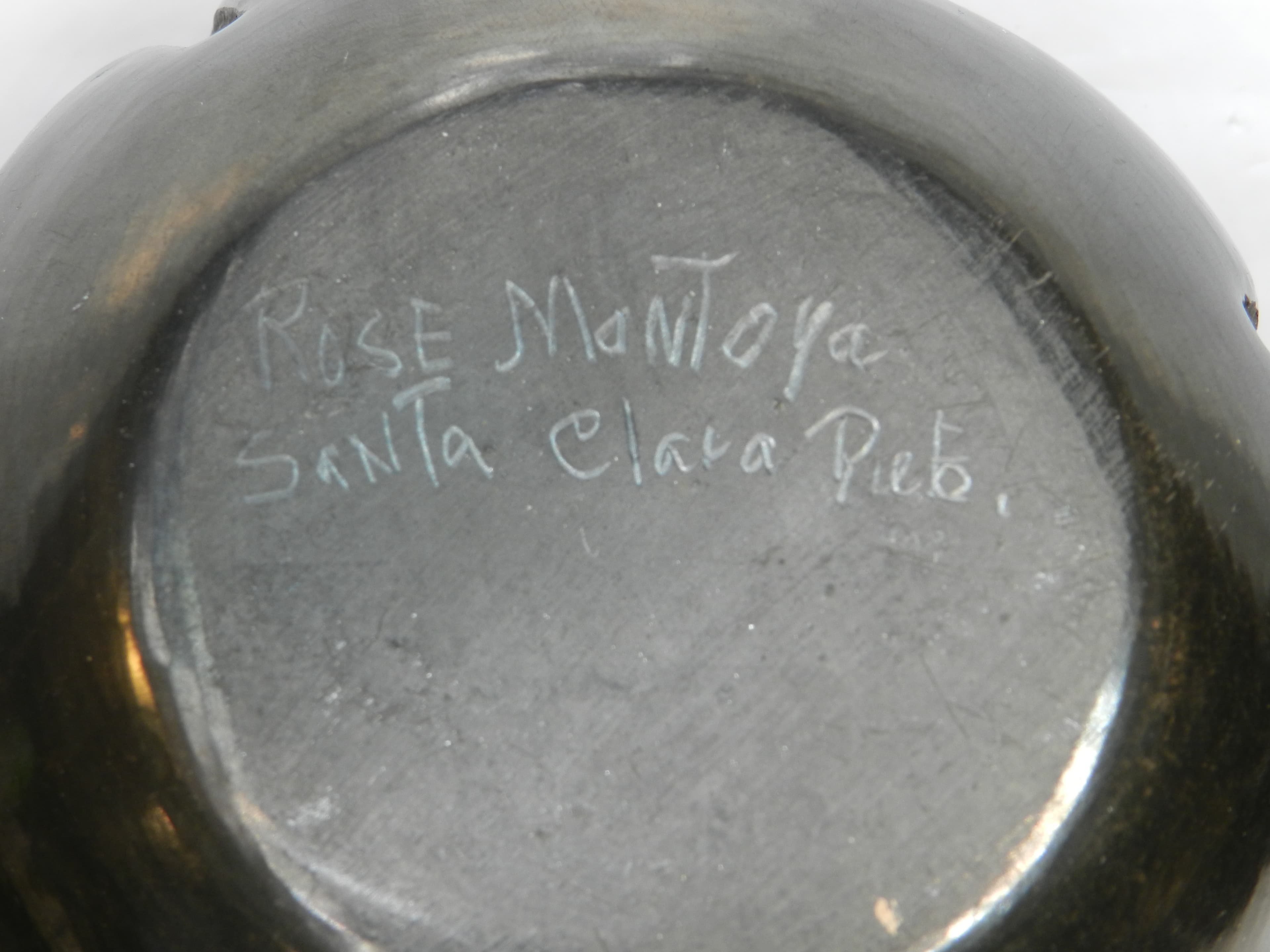 Santa Clara Pueblo Pottery Black sculptural Carving Vase Rose Montoya O25S - Thumbnail 8