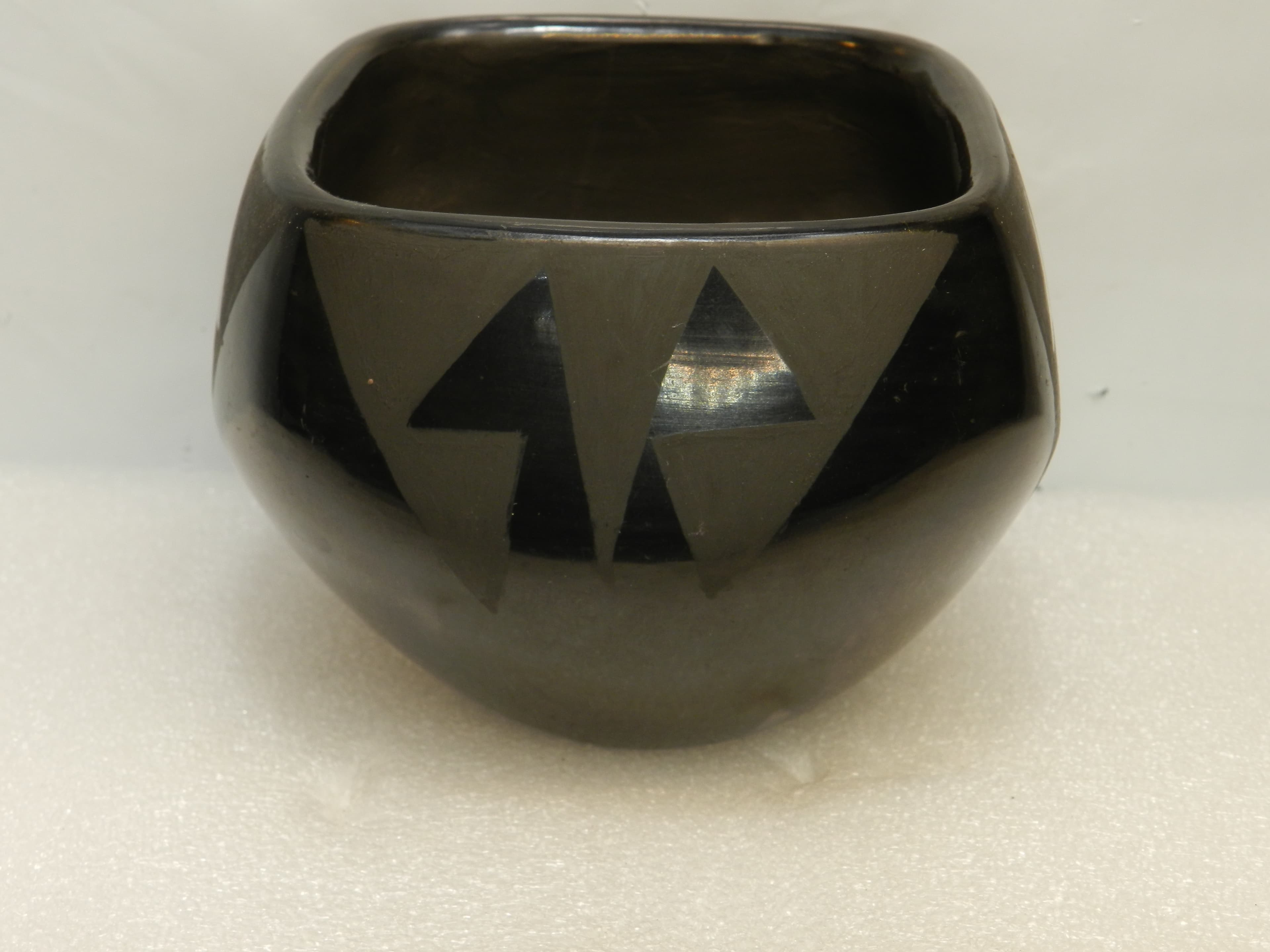 Vintage Santa Clara Pueblo Blackware Pottery Bowl Black Finish Handmade (O26S) - Thumbnail 2