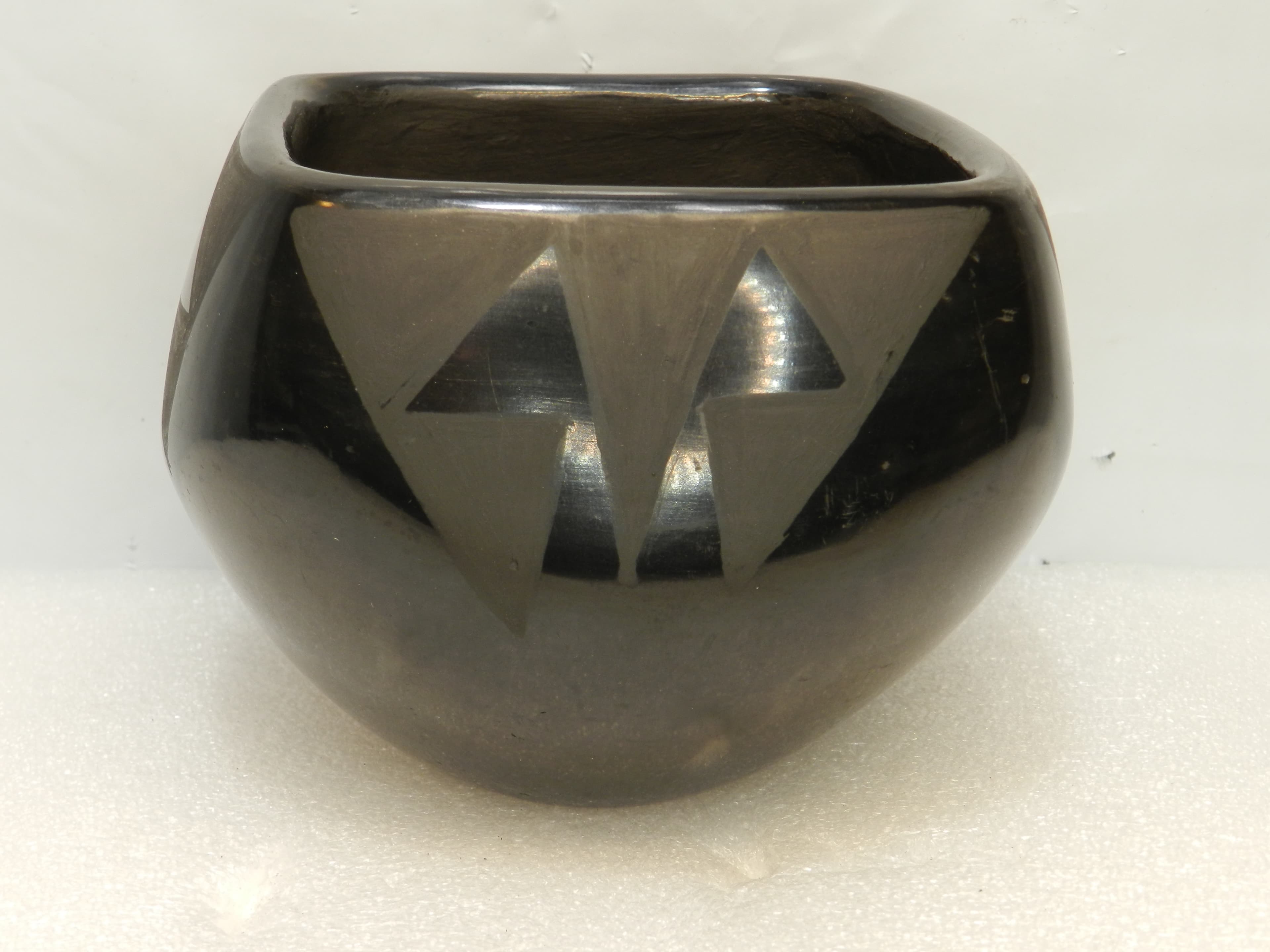 Vintage Santa Clara Pueblo Blackware Pottery Bowl Black Finish Handmade (O26S) - Thumbnail 3