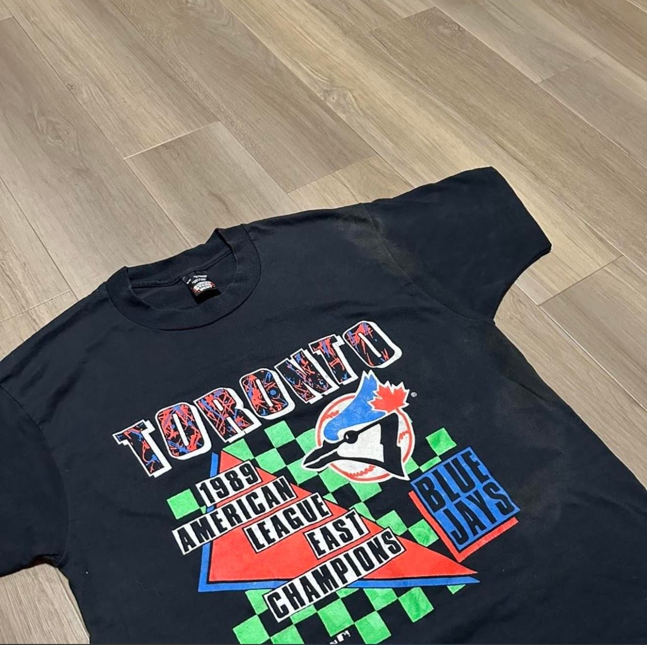 Vintage 1989 Toronto Blue Jays tshirt - Thumbnail 3