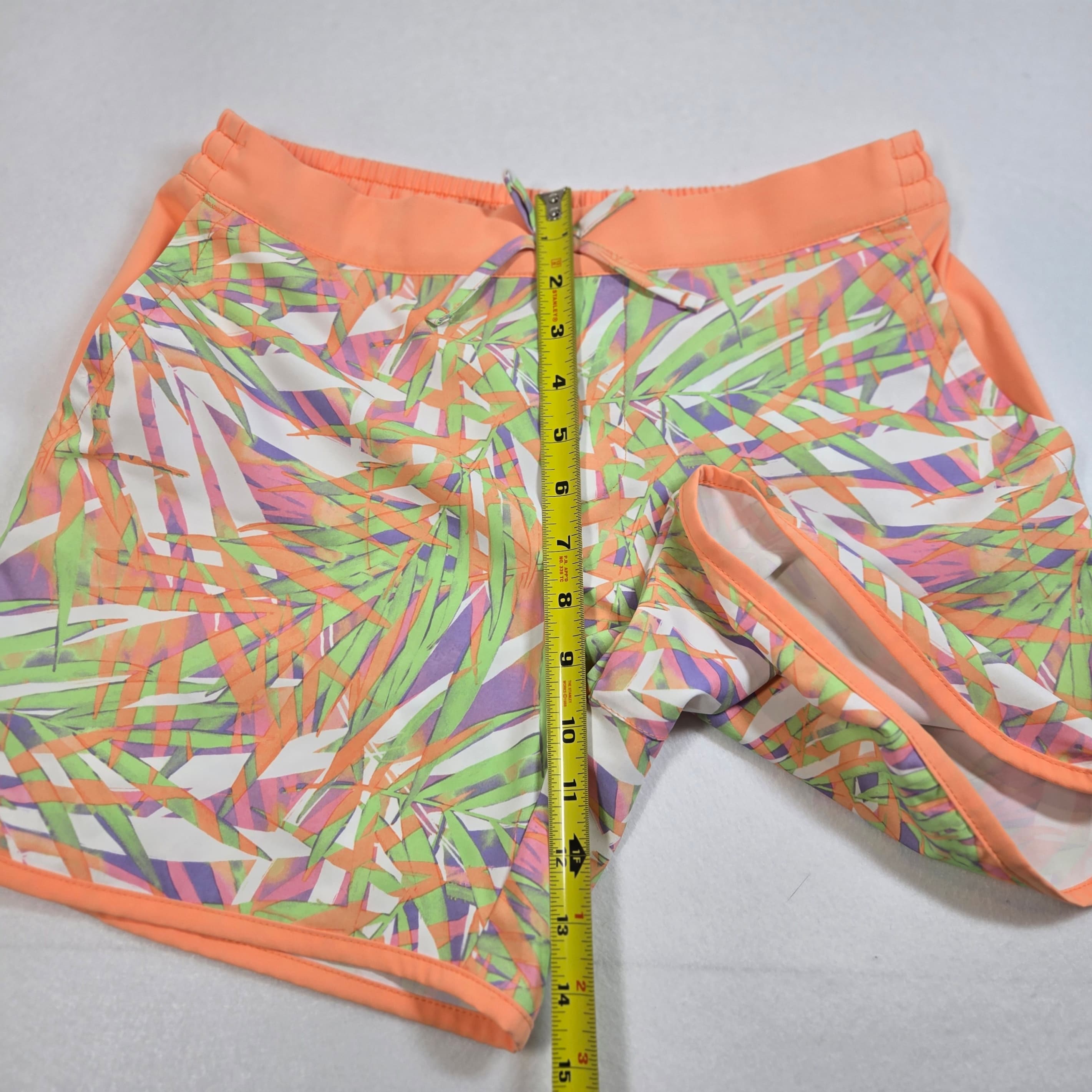 Columbia Women's active shorts size L - Thumbnail 4