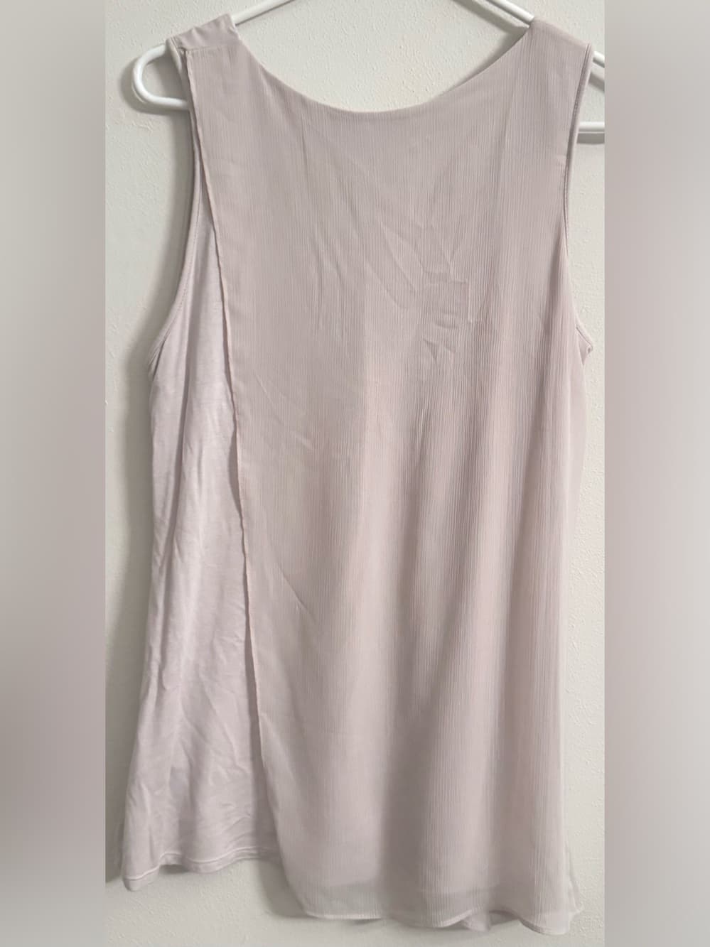 Neiman Marcus Taupe Gray V-Neck Sleeveless Tank Top M Pleated Front Minimalist - Thumbnail 2
