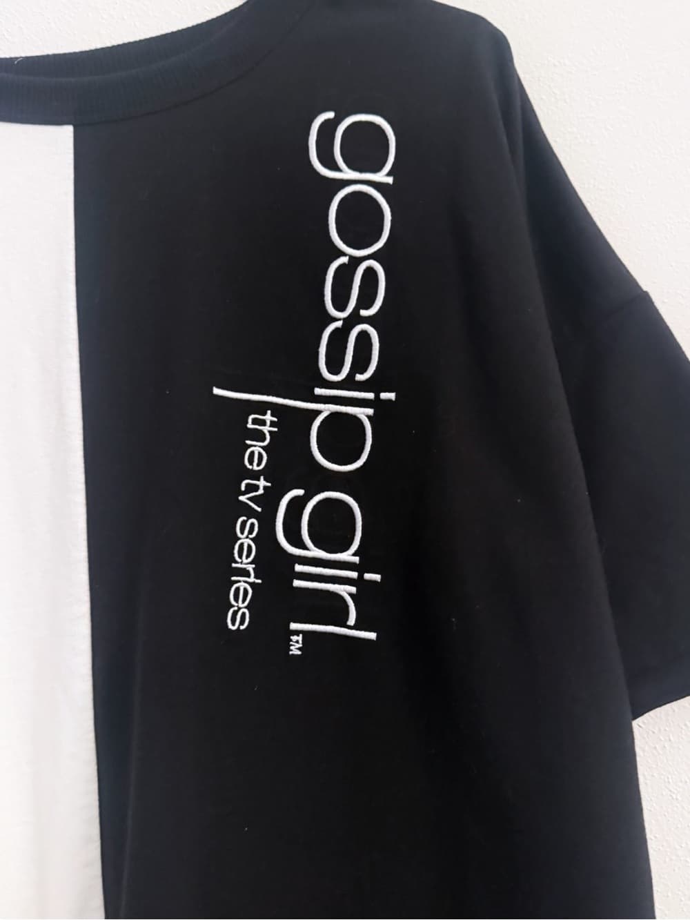 Gossip Girl Black White Colorblock Graphic Tee XL Oversized - Thumbnail 3