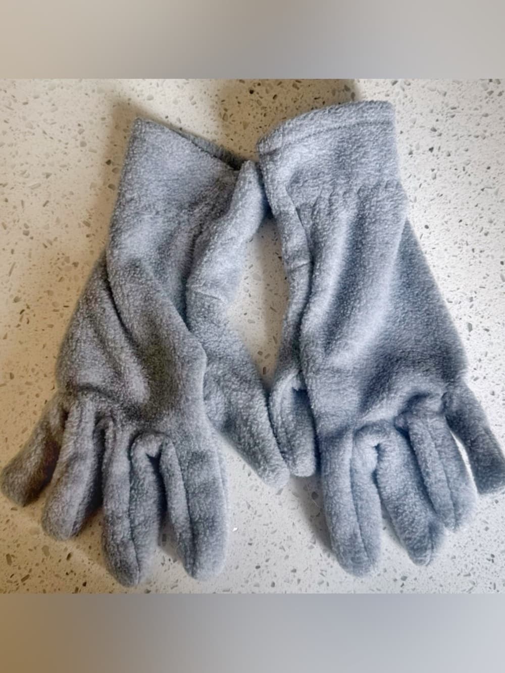 Old Navy Fleece Gloves L/XL Stretch Lightweight Cold Weather Gray