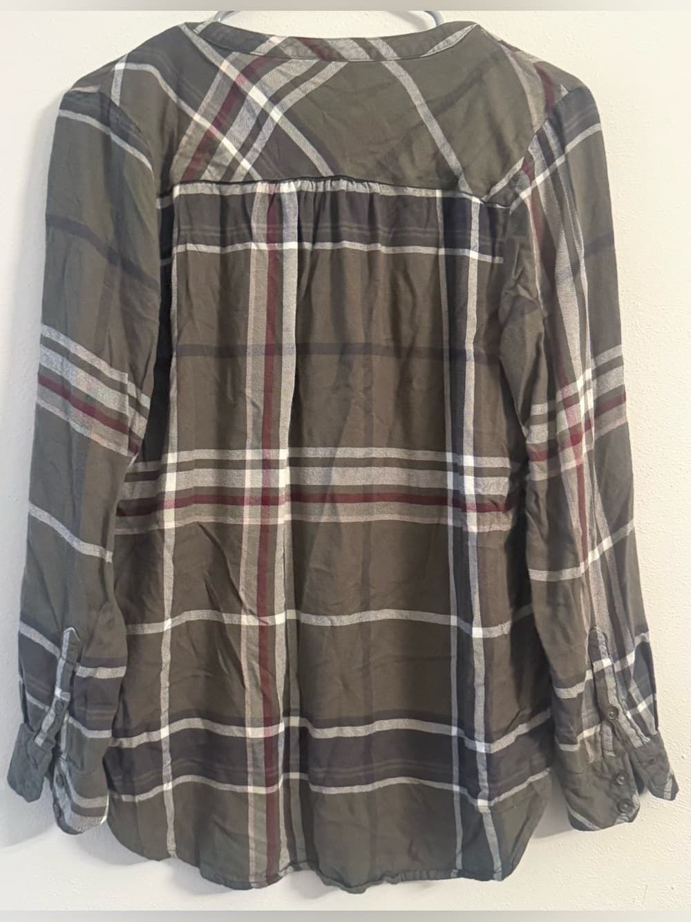 Universal Thread Olive Green Plaid Long Sleeve Button Down Shirt M 100% Cotton - Thumbnail 2
