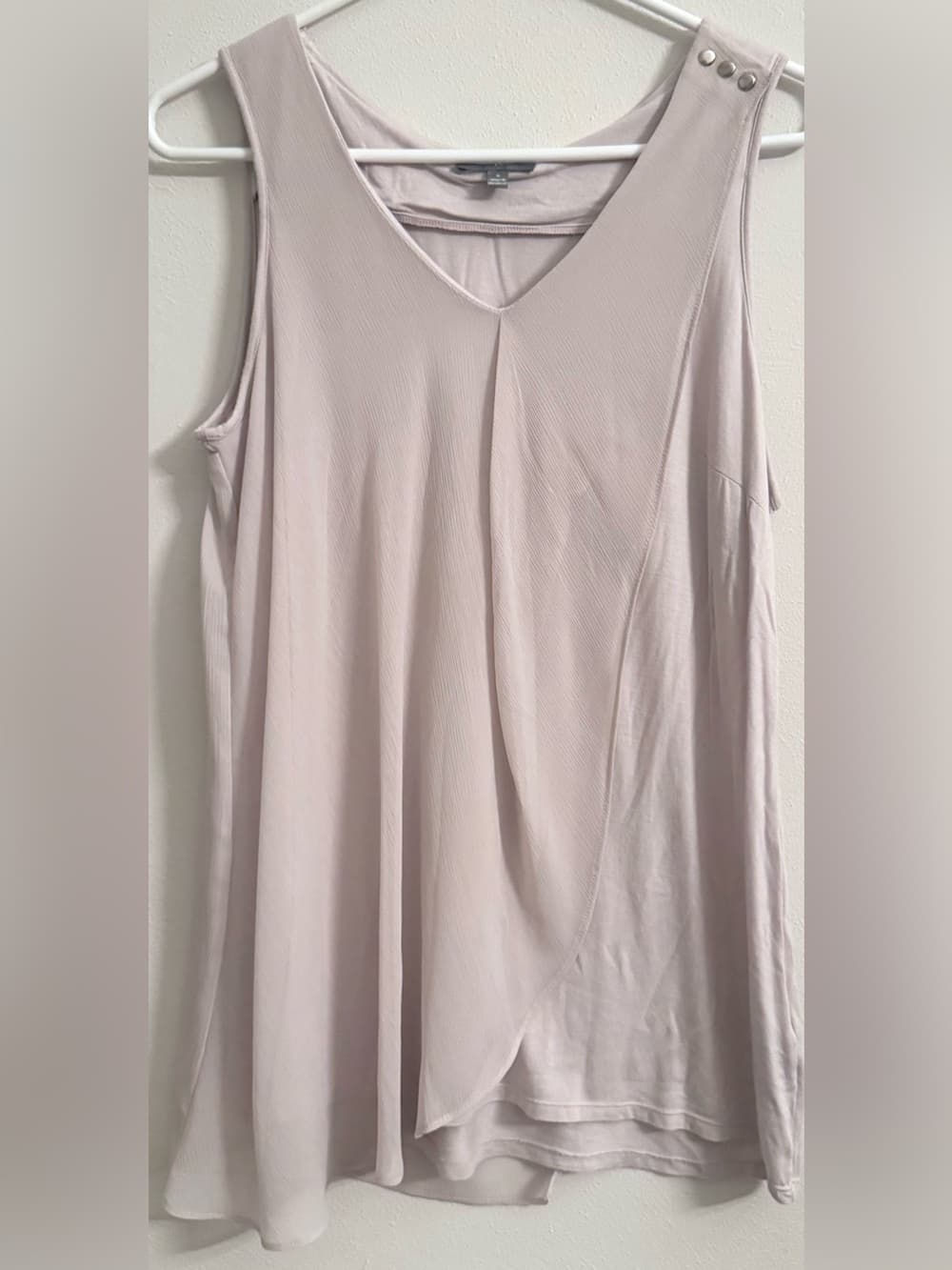 Neiman Marcus Taupe Gray V-Neck Sleeveless Tank Top M Pleated Front Minimalist