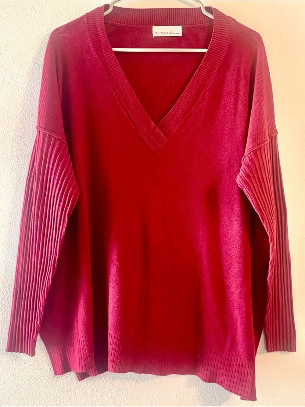 Zenana Outfitters Women's Burgundy Ribbed V-Neck Side Slit Tunic Top Size L/XL