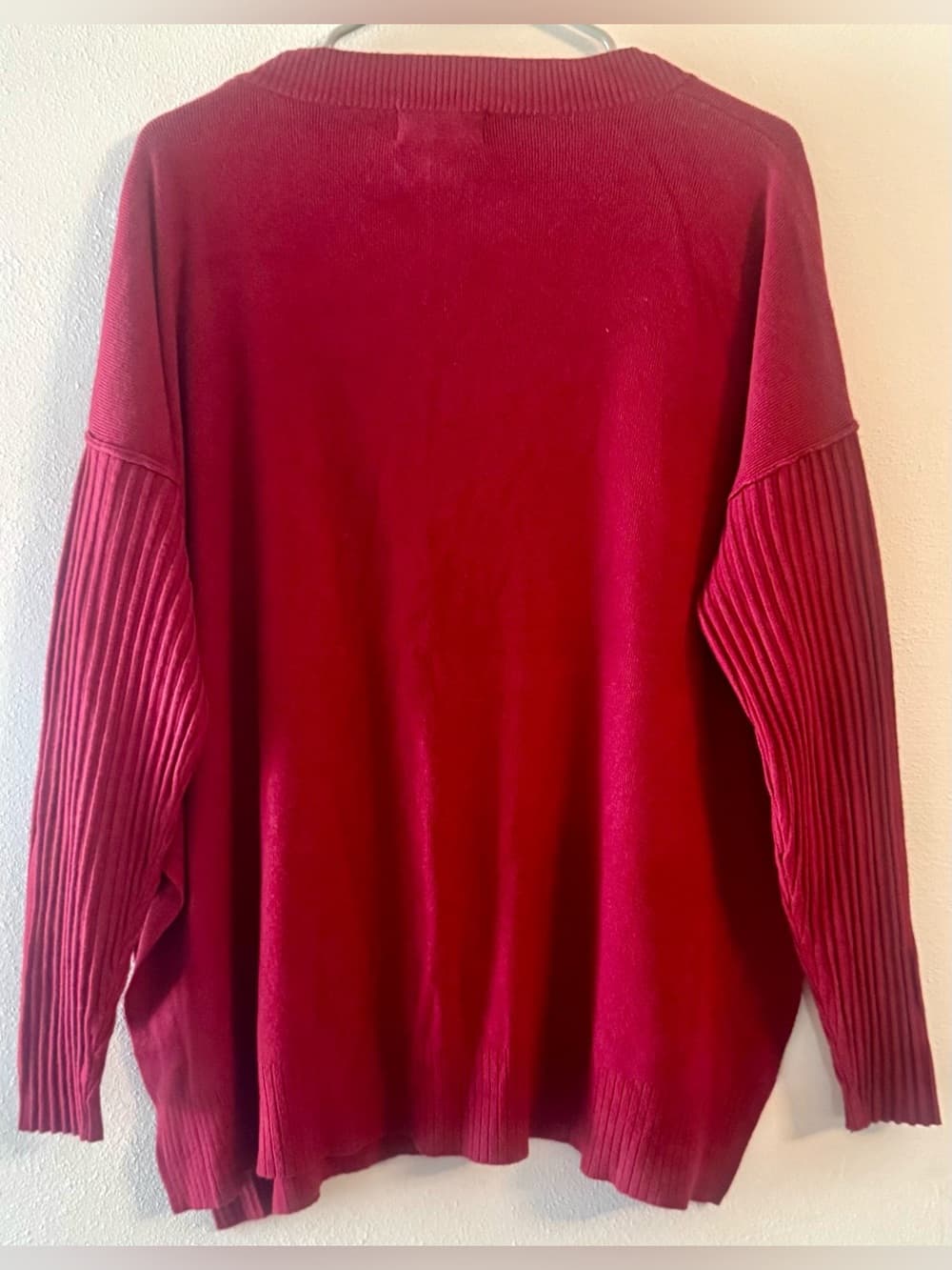 Zenana Outfitters Women's Burgundy Ribbed V-Neck Side Slit Tunic Top Size L/XL - Thumbnail 2