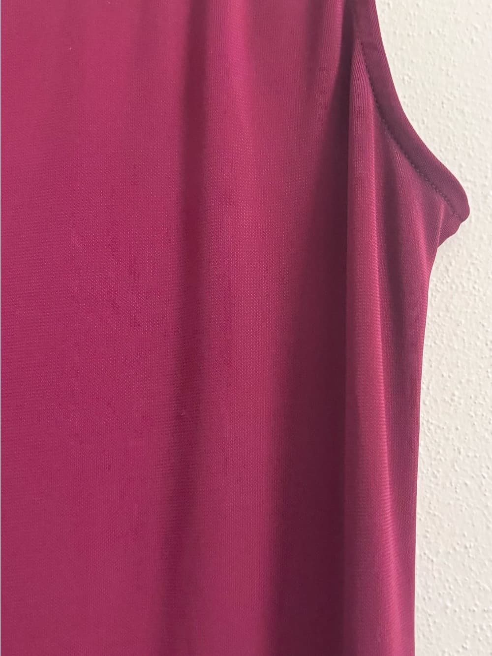 East 5th Burgundy Sleeveless Scoop Neck Tank Top S Stretch Minimalist Layering - Thumbnail 4