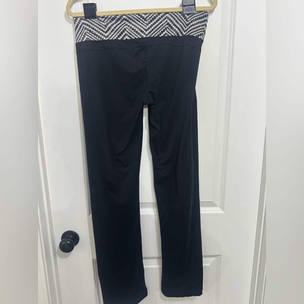 Women's Black High Waisted Cropped Leggings Stretch Yoga Activewear Size Medium - Thumbnail 2