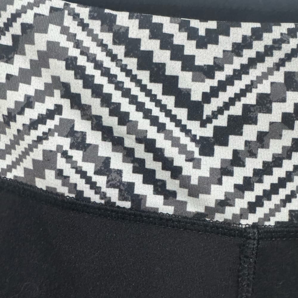 Women's Black High Waisted Cropped Leggings Stretch Yoga Activewear Size Medium - Thumbnail 3