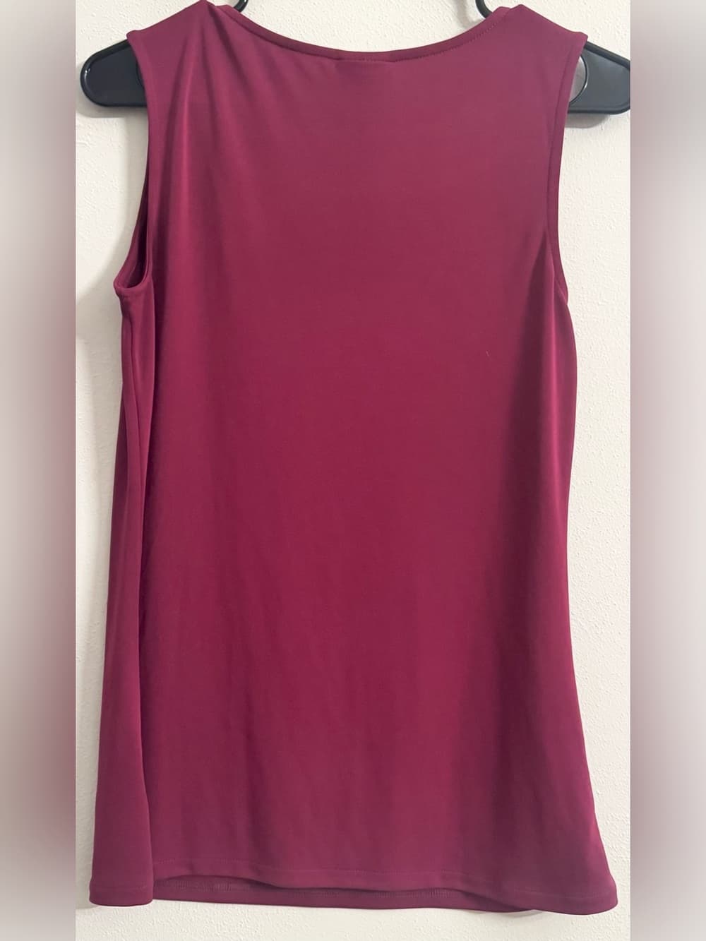 East 5th Burgundy Sleeveless Scoop Neck Tank Top S Stretch Minimalist Layering - Thumbnail 2