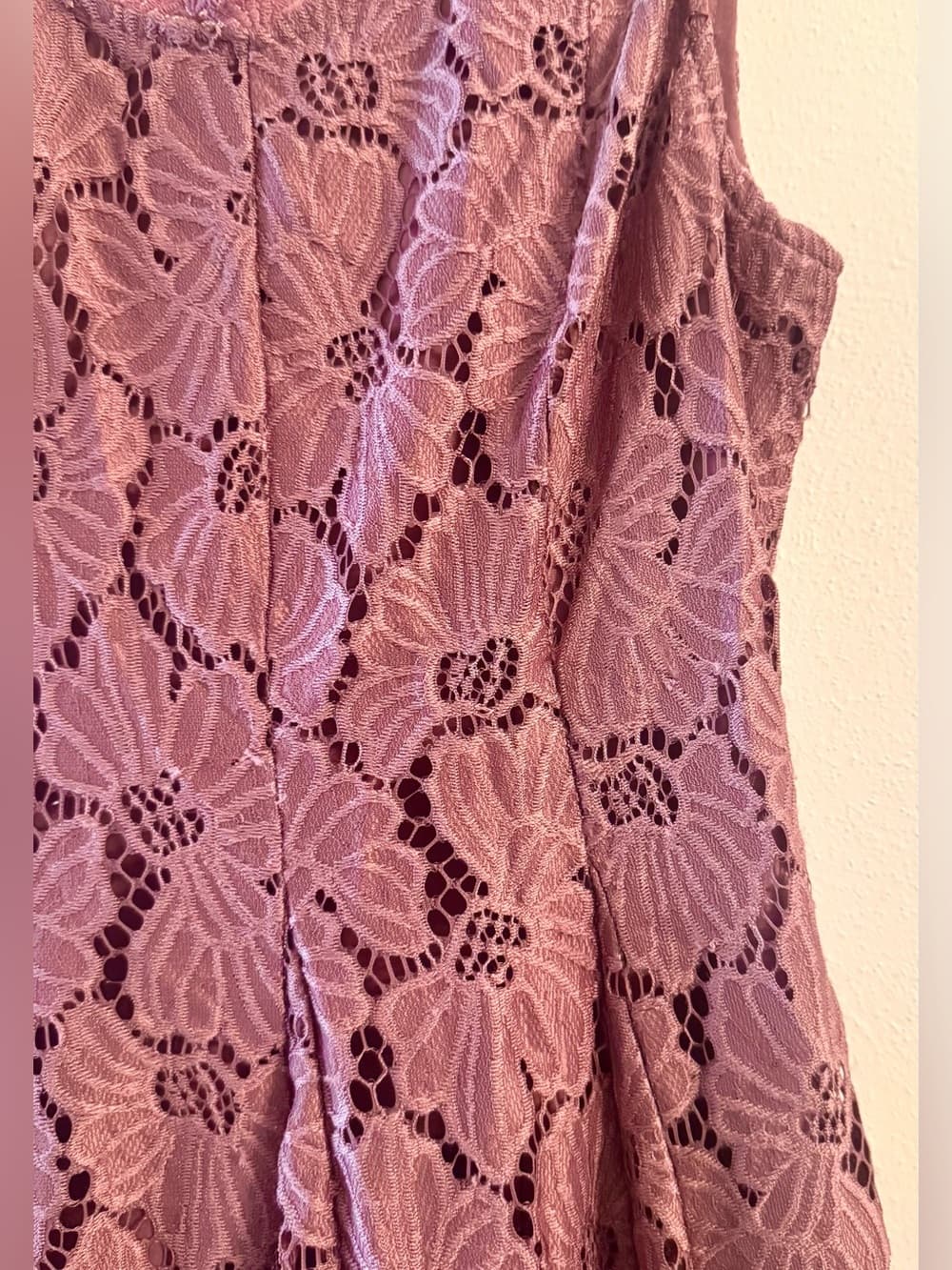 Altar'd State Women's Mauve Crochet Lace Handkerchief Hem Dress Size Small - Thumbnail 3