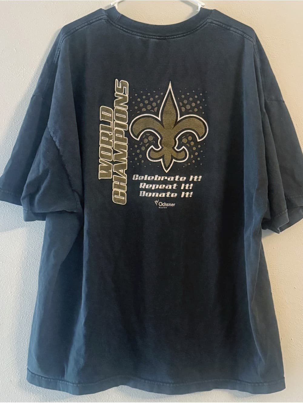 New Orleans Saints Women's Navy Blue Oversized Graphic Tee Plus Size 2XL NFL - Thumbnail 2