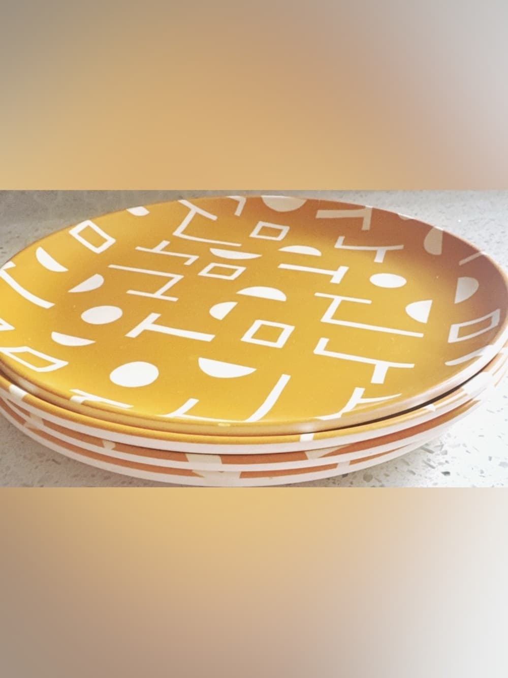 Room Essentials Set of 4 Round Dinner Plates 9 Inch Geometric Orange Yellow - Thumbnail 2