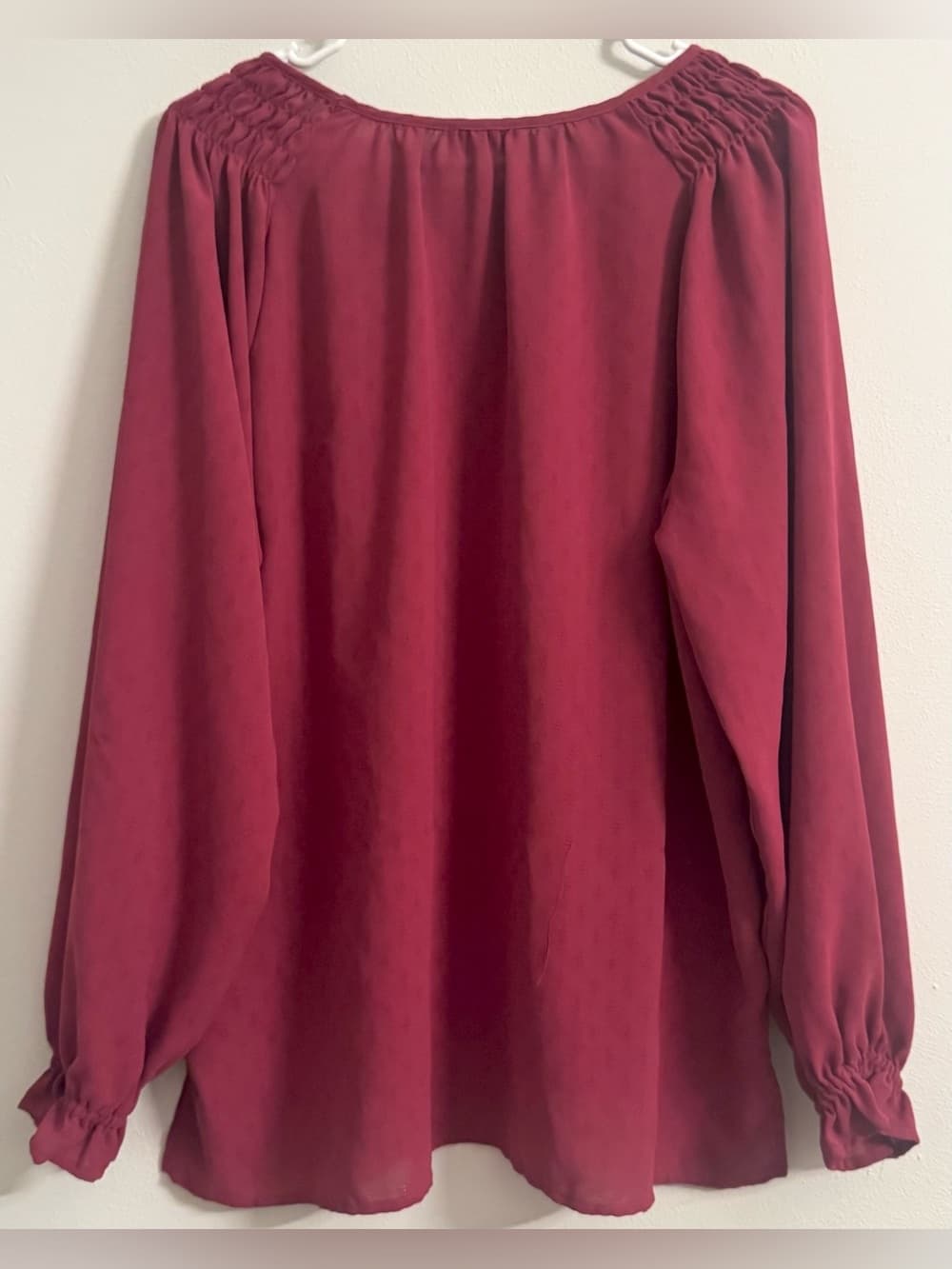 Jessica Simpson Burgundy Long Sleeve Blouse L Smocked Shoulder Ruched Cuff Boho - Thumbnail 2