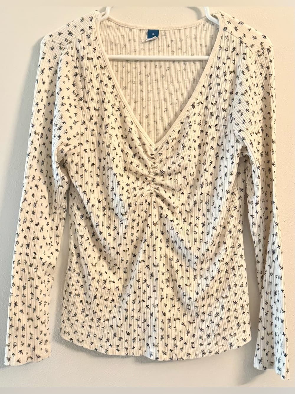 Old Navy White Floral Faux Wrap Blouse XL Long Sleeve