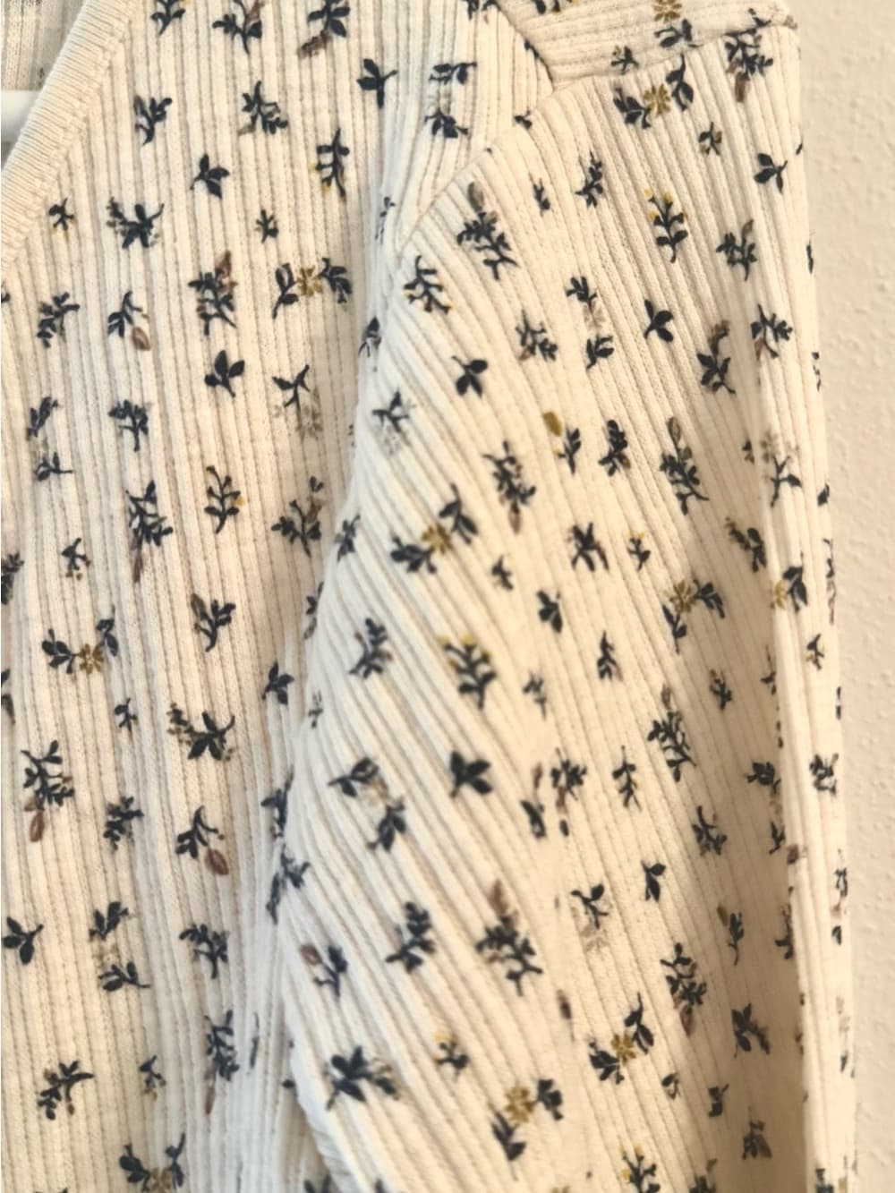 Old Navy White Floral Faux Wrap Blouse XL Long Sleeve - Thumbnail 4
