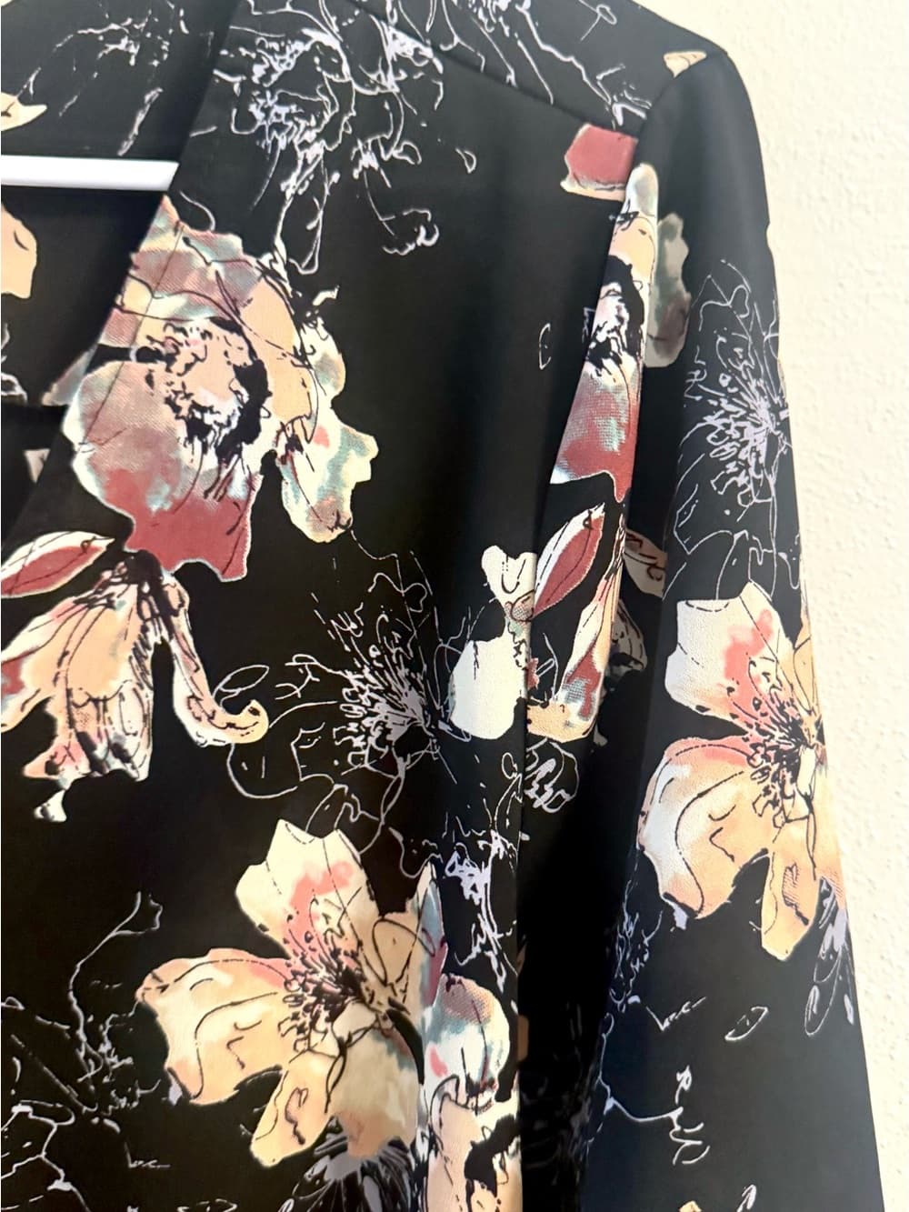 West Kei Black Floral Open Front Blouse Flare Sleeve L - Thumbnail 3