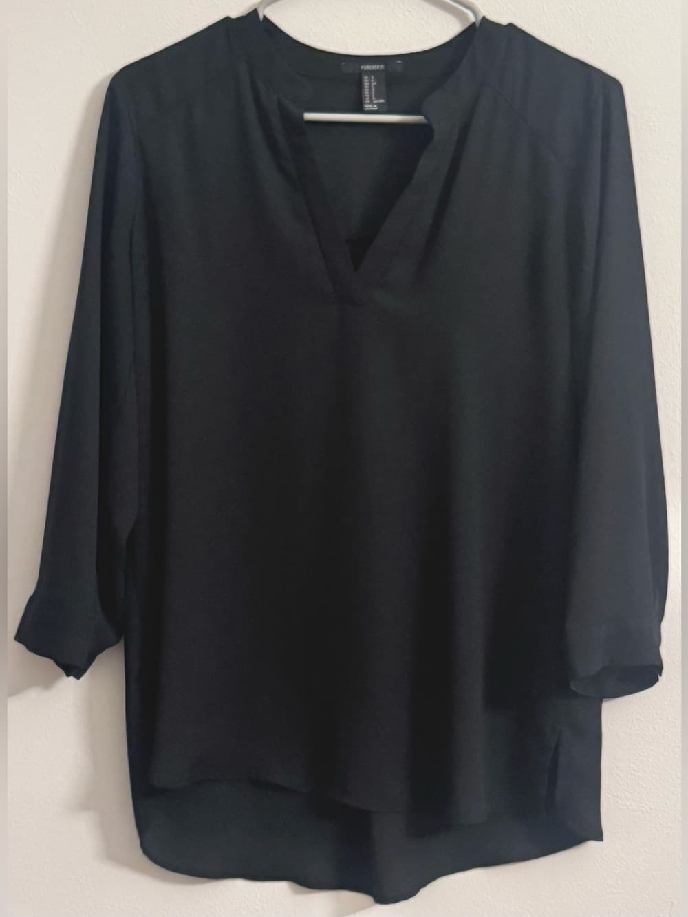 Forever 21 Black V-Neck 3/4 Sleeve Blouse L Flowy Chiffon Casual Workwear