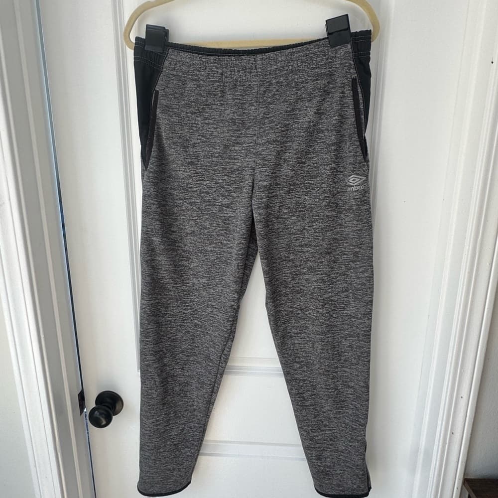 Umbro Gray Jogger Sweatpants Youth XL Slim Fit Zip Pocket Athletic