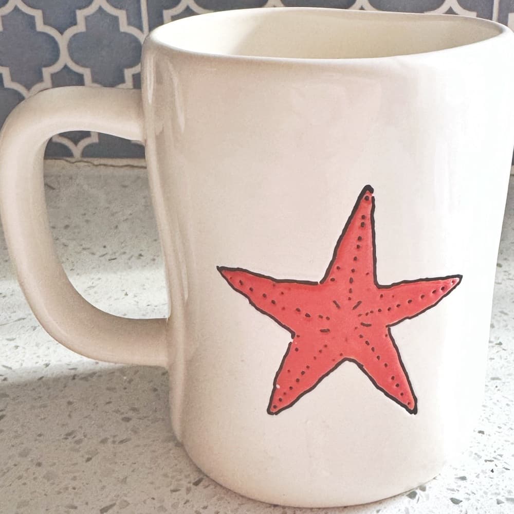 Rae Dunn SUPER STAR Coffee Mug Red Star Artisan Collection Large Stoneware - Thumbnail 3