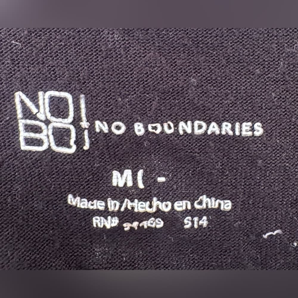 No Boundaries Black Daisy Floral Twist Front Tee M V-Neck Short Sleeve - Thumbnail 3