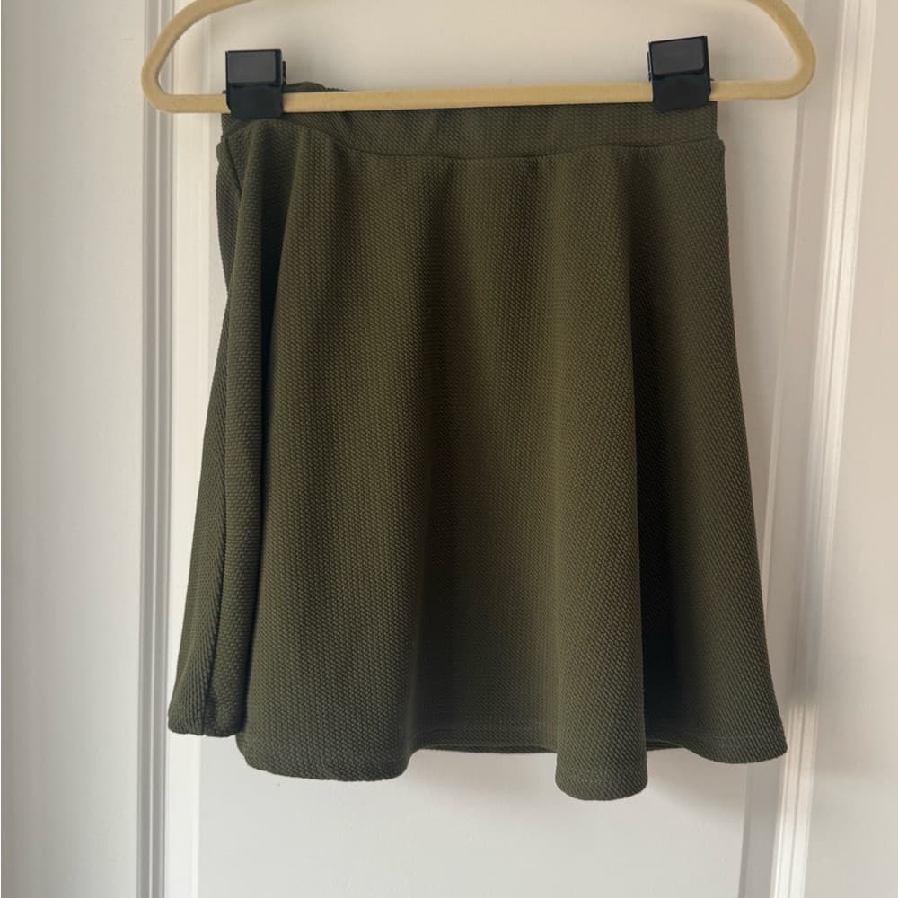 SHEIN Women's Olive Green Textured A-Line Skater Skirt Casual Size Medium - Thumbnail 2
