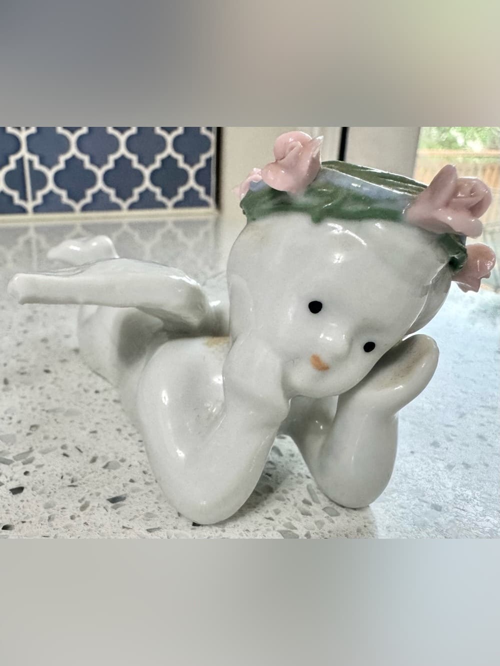 White Ceramic Cherub Angel Figurine With Rose Wreath - Thumbnail 2
