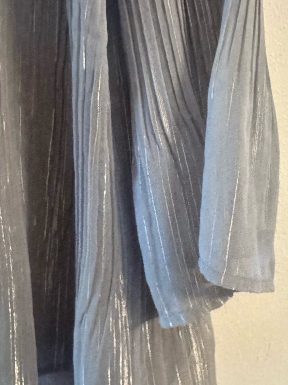 Fashion Bug Women's Gray Shimmer Pleated Button Down Blouse Plus Size 3X - Thumbnail 3