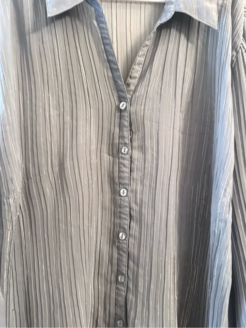 Fashion Bug Women's Gray Shimmer Pleated Button Down Blouse Plus Size 3X - Thumbnail 2